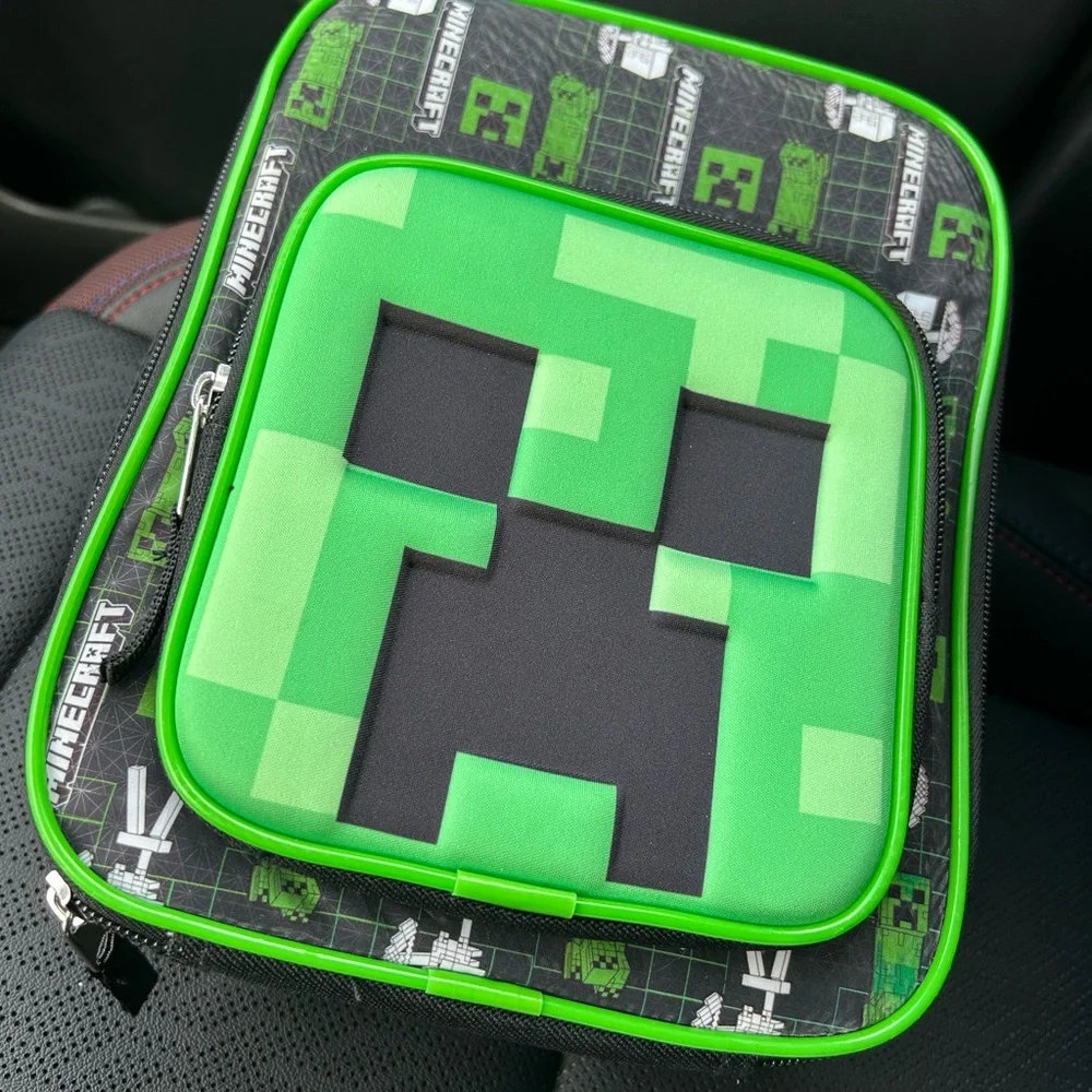NWT Bioworld Green and Black Minecraft Kids Lunchbox